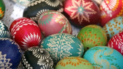 Drapanki, kraszanki i nalepianki, czyli wielkanocne pisanki. Poznaj ich historię!