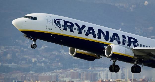 Drastyczna jest reakcja Ryanaira na Brexit... /AFP