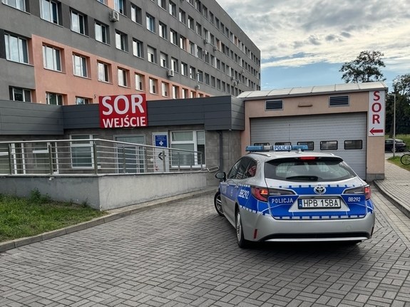 Drastyczny atak na lekarza w szpitalu w Oławie w woj. dolnośląskim /KMP Oława /