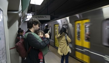 Drastyczny wzrost cen za za bilety na metro w Buenos Aires. Z dnia na dzień podrożały o 360 proc.