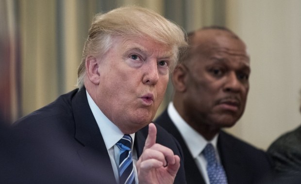 Drażliwa sprawa dla Donalda Trumpa. Prezydent USA mówi o "kłamstwie"