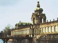 Drezno, fasada pałacu Zwinger /Encyklopedia Internautica