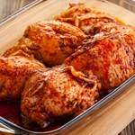 Drób, wieprzowina, a nawet wołowina - każde będzie mięciutkie. Marynata z popularnego napoju jest niezastąpiona
