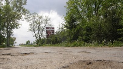 Droga jak ser szwajcarski. "Trudno policzyć dziury"