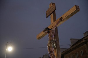 Droga Krzyżowa 2023. Od kiedy się ją odprawia? Jakie są stacje Drogi Krzyżowej?