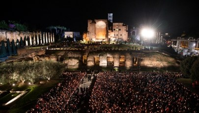 Droga Krzyżowa w Koloseum bez Franciszka. W rozważaniach słowa Ukraińca i Rosjanina