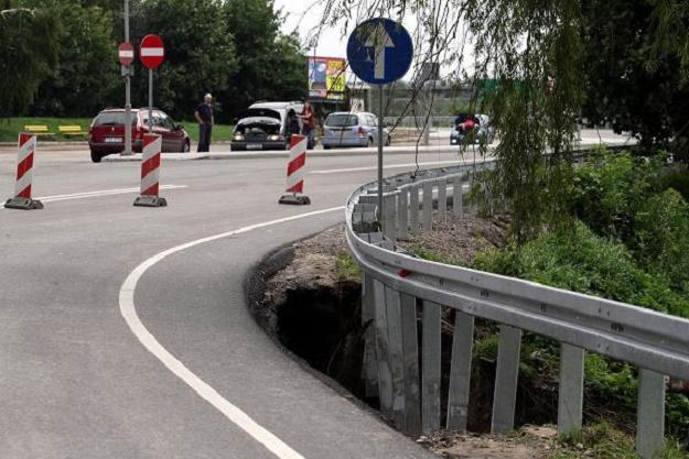 Droga krajowa nr 79 ponownie zamknięta fakty.interia.pl