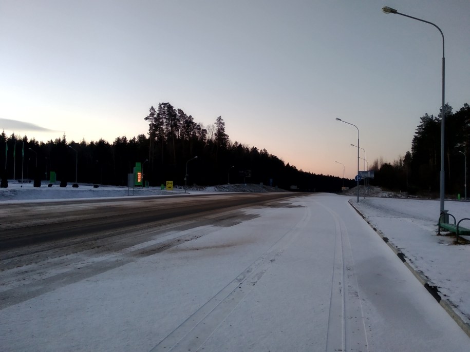 Droga prowadząca do przejścia w Bruzgach /Krzysztof Zasada /RMF FM