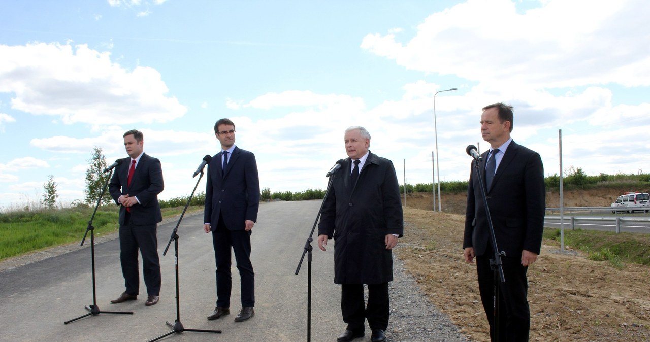 Drogą S19 PiS "gra" od dawna. Tutaj prezes Kaczyński na budowie w roku... 2014 /Paweł Bialic /Reporter