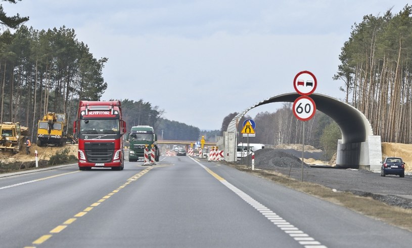 Droga S6 umożliwi dojazd od zachodu na środkowe wybrzeże. Niestety odcinek w stronę Trójmiasta trafił na listę rezerwową (fot. ilustracyjne) /Piotr Jędzura /Reporter