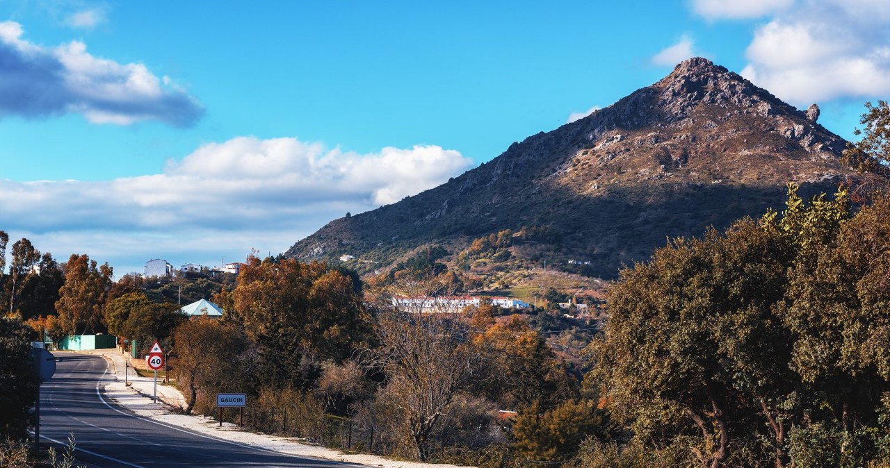 Droga z Rondy do Gaucin jest jedną z najlepszych tras widokowych w Andaluzji /Adobe Stock