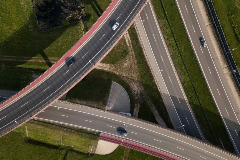 Drogi ekspresowe w Polsce. Czym różnią się od autostrad? Które są w budowie? 