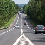 Drogi jak pasy startowe. Tutaj w razie potrzeby wylądują myśliwce