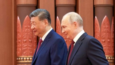 "Drogi przyjacielu". Putin witany z pompą przez Xi, padły ważne słowa