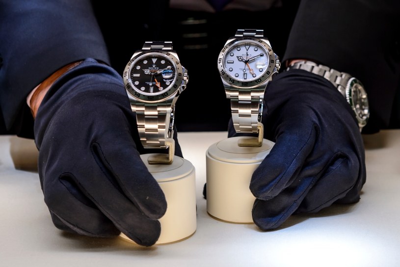 Drogie zegarki zawsze będą chętnie kupowane przez osoby pragnące luksusu. Zdj. ilustracyjne /FABRICE COFFRINI /AFP