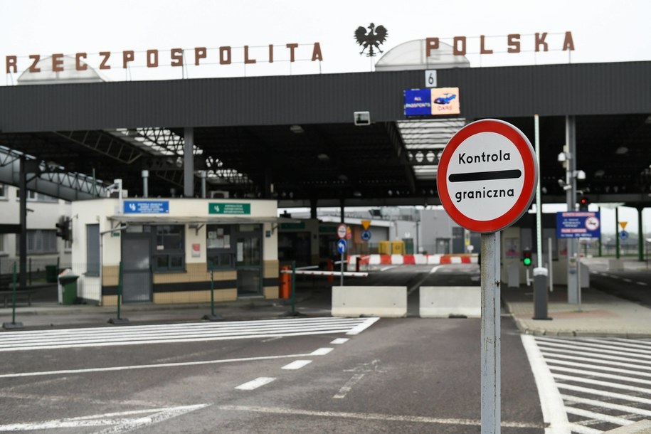 Drogowe polsko-ukraińskie przejście graniczne w Medyce /Darek Delmanowicz /PAP