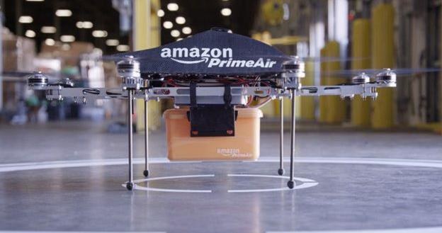 Dron dostarczający przesyłki Amazona nazywa się Octocopter. Fot. Amazon /