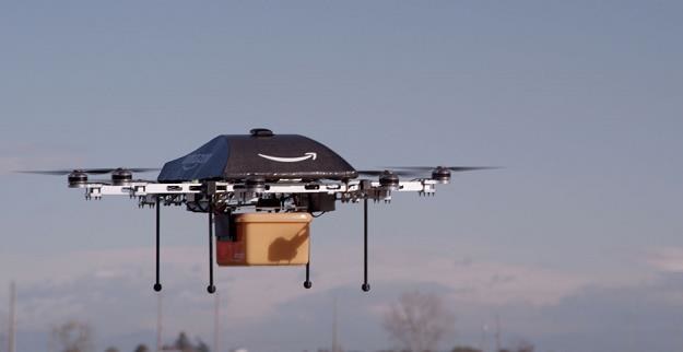 Dron dostarczający przesyłki Amazona nazywa się Octocopter. Fot. Amazon /