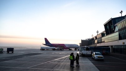 Dron na lotnisku w Pyrzowicach. Trwają poszukiwania operatora