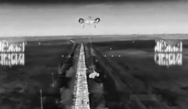 Dron przenosi dron. Tak Ukraina omija rosyjską obronę