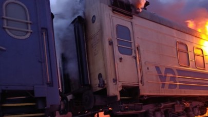 Dron uderzył przed lokomotywą, drugi w wagon. Rosjanie zaatakowali pociąg pasażerski