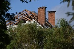 Dron zniszczył dach budynku w Wyrykach. Galeria