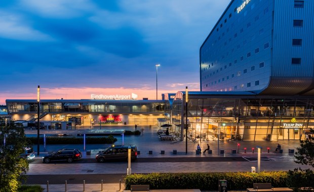 Drony nad lotniskiem w Eindhoven. Ruch lotniczy wstrzymany, służby w gotowości