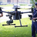 Drony nad Polską latają codziennie. Policyjne oko na kierowców