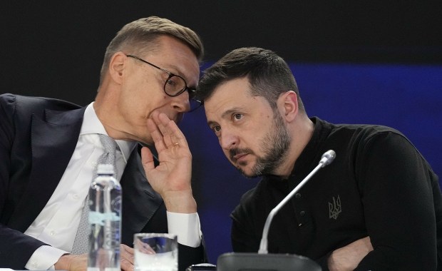 Drony spadają, ale nie przez Rosjan? Fiński prezydent ma swoją opinię