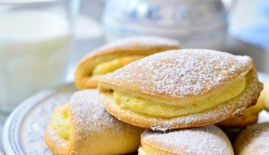 Drożdżowe ciastka z jabłkowo-twarogowym nadzieniem. Jabłkowe Besoski krok po kroku 