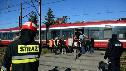 Dróżnik zwolniony do domu. Co się stało na przejeździe?