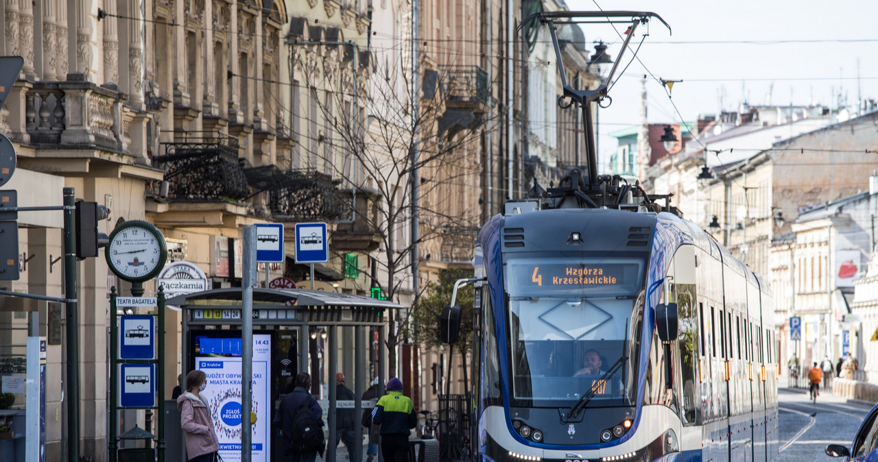 Droższe bilety komunikacji miejskiej w Krakowie /Jan Graczyński /Agencja SE/East News