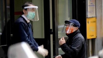 Druga fala epidemii we Włoszech na jesieni. “To więcej niż hipoteza, to pewność”