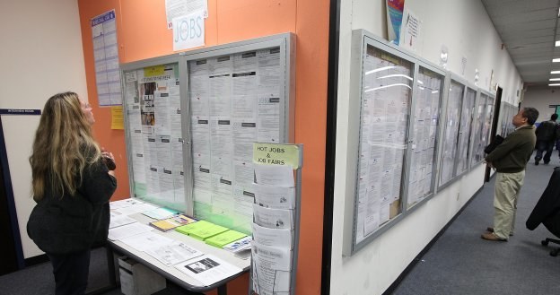 Drugi kwartał przyniósł poprawę trendu dla wykorzystania pracy tymczasowej /AFP