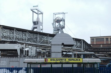 Drugi z górników wciąż uwięziony w kopalni. Nie daje oznak życia