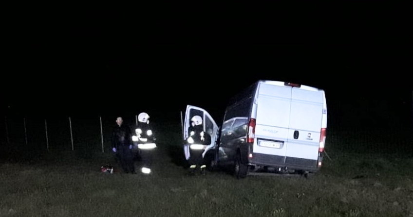 Drugie auto wypadło z drogi na pobocze / Fot: Straż Pożarna /Informacja prasowa