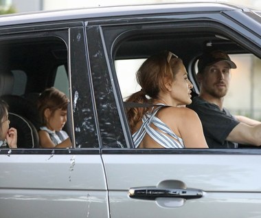 „Drugie oblicze” było jej ostatnim występem w roli głównej. Od tego czasu pojawiła się w tylko jednym filmie. Mignęła w epizodzie w „Lost River” (2014), reżyserskim debiucie swojego przyszłego męża. Mendes poświęciła się wychowaniu dzieci. Zawodowo realizuje się w przemyśle modowym – nadzoruje swoją linię ubrań dla New York & Company

"Mam możliwość, by nie pracować zawodowo i jestem świadoma tego, jak wielkim jest to przywilejem" - przyznała w ubiegłorocznym wywiadzie dla australijskiego dziennika "The Sydney Morning Herald".