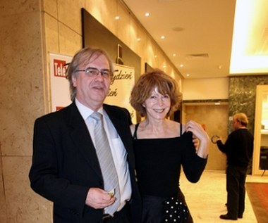 Drugim mężem Anny Romantowskiej był reżyser Jacek Bromski. Zagrała w kilku jego filmach ("Ceremonia pogrzebowa", "Zabij mnie, glino", "Sztuka kochania"). Dzisiaj jest sama i przyznaje, że polubiła taki stan. "Mogę zaszyć się z książką i tygodniami z domu nie wychodzić. Nie nudzę się nigdy ze sobą" - twierdzi.

 