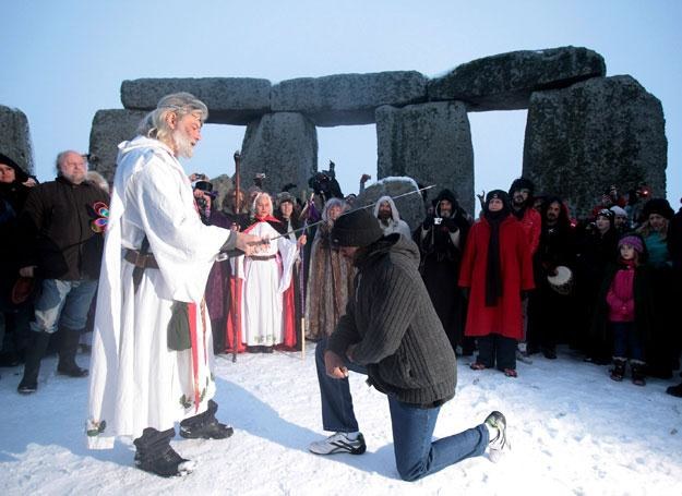 Druid Arthur Uther Pendragon podczas tegorocznego Przesilenia, Wiltshire, Anglia /Getty Images/Flash Press Media