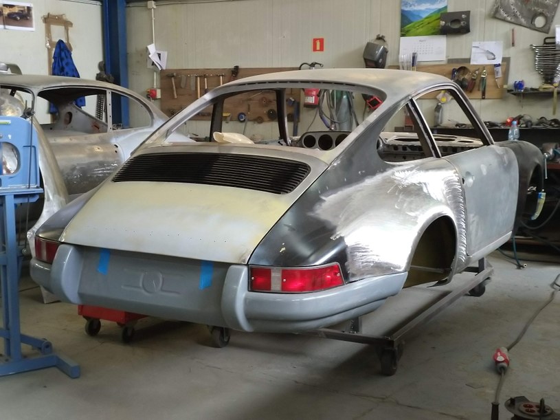 Druk 3D pozwolił na odtworzenie tylnego zderzaka legendarnego Porsche 911 /materiały prasowe