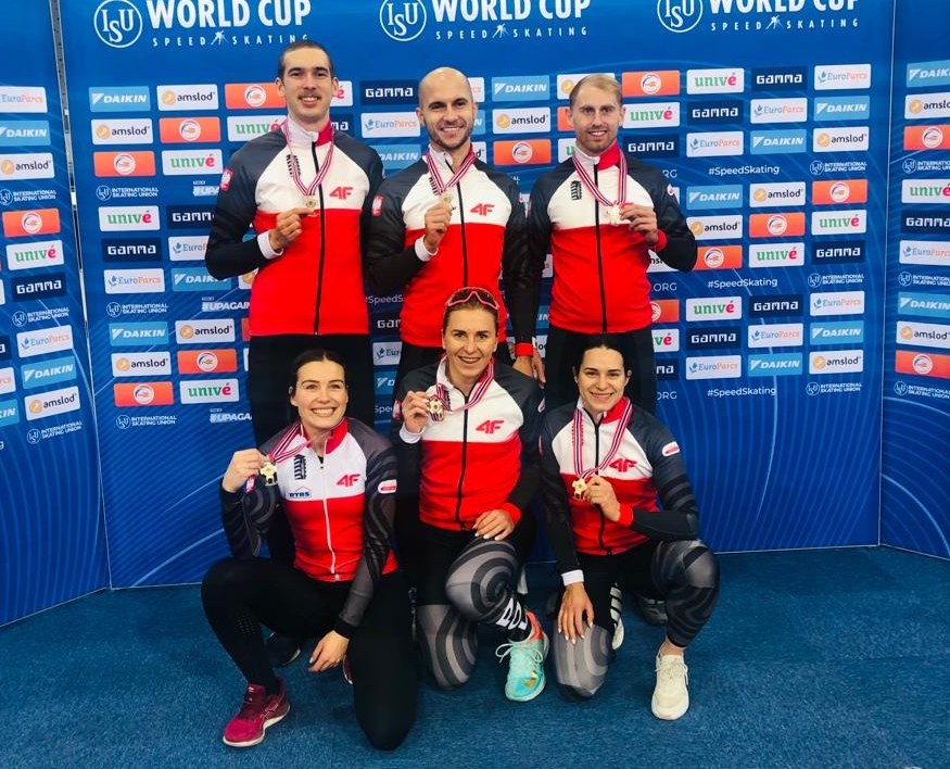 Drużyna męska i żeńska po udanych zawodach /Rafał Oleksiewcz /Materiały promocyjne