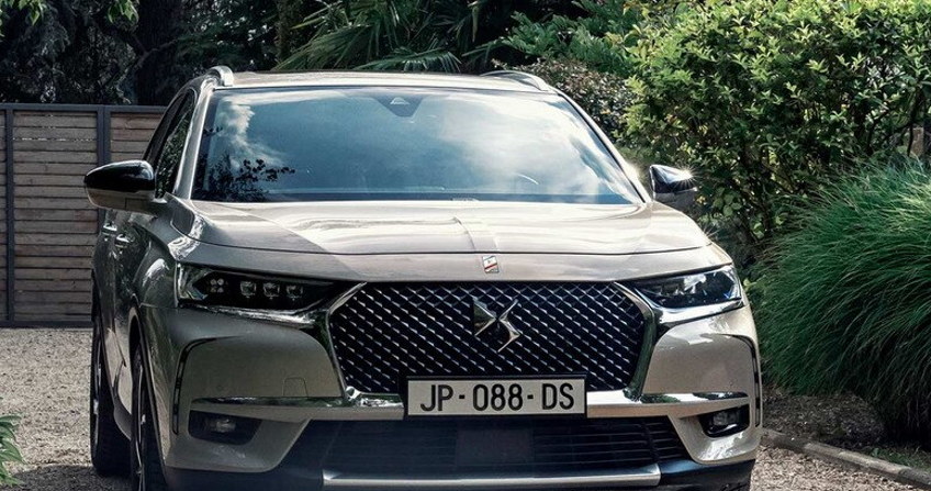 DS Automobiles rozpoczyna we Francji akcję serwisową. Chodzi o zbyt szybkie zużycie opon w modelu DS 7 Crossback E-Tense. /Informacja prasowa