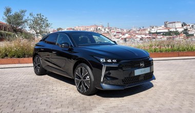 DS N4 nie tylko z nową nazwą. Napędy: od elektrycznego przez hybrydowe po diesla