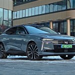 DS 4 DS No4 E-Tense to oryginalny kompakt, ale w trasie daleko nim nie zajedziesz