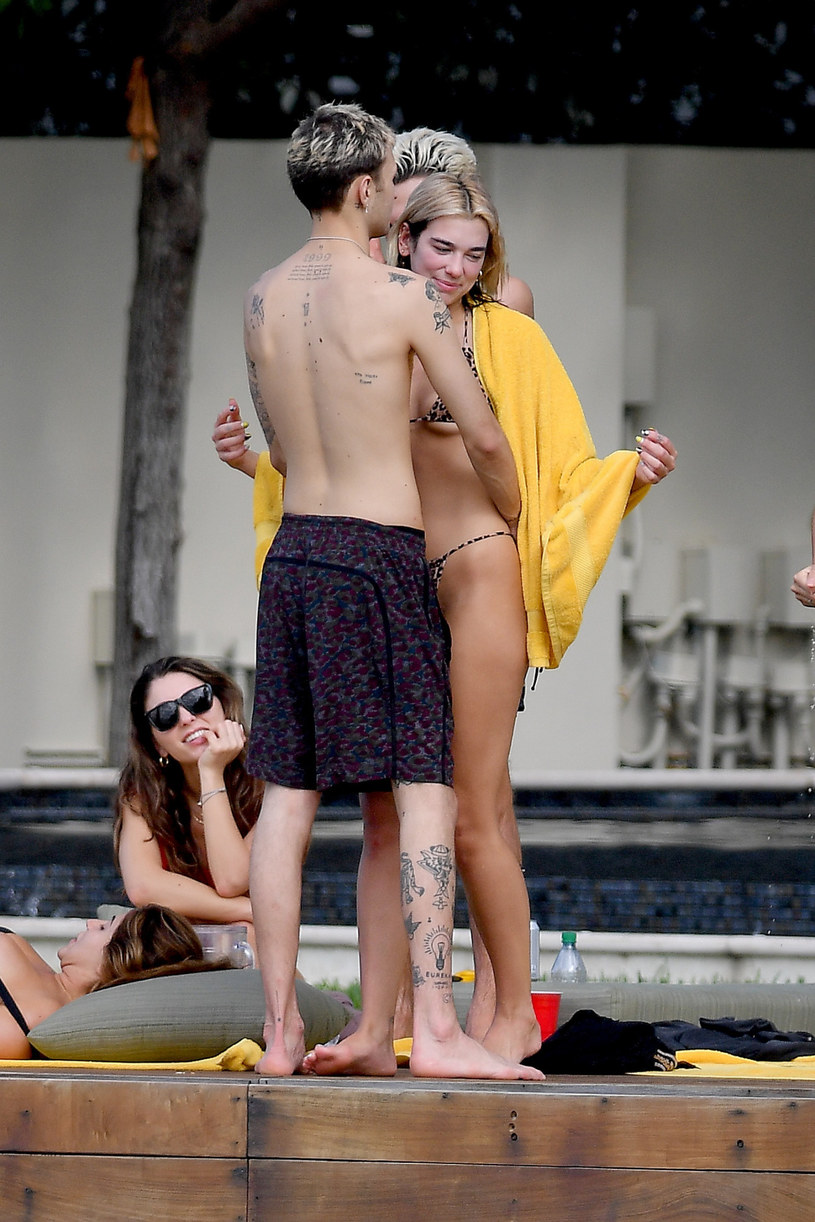 Dua Lipa wypoczywa z chłopakiem na Florydzie /Splash News /East News