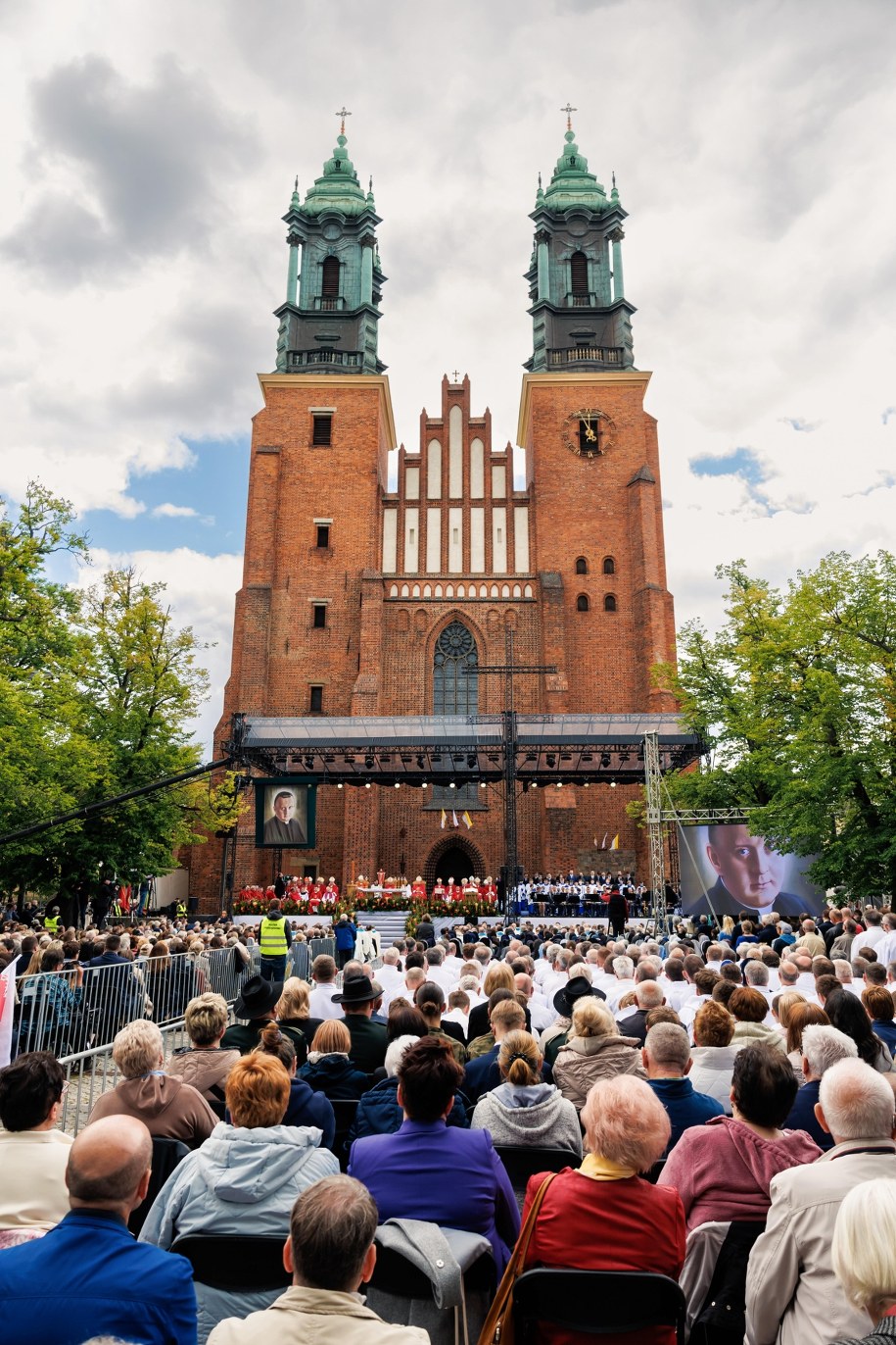 Duchowni oraz wierni zgromadzeni na mszy świętej beatyfikacyjnej ks. Stanisława Streicha /Marek Zakrzewski