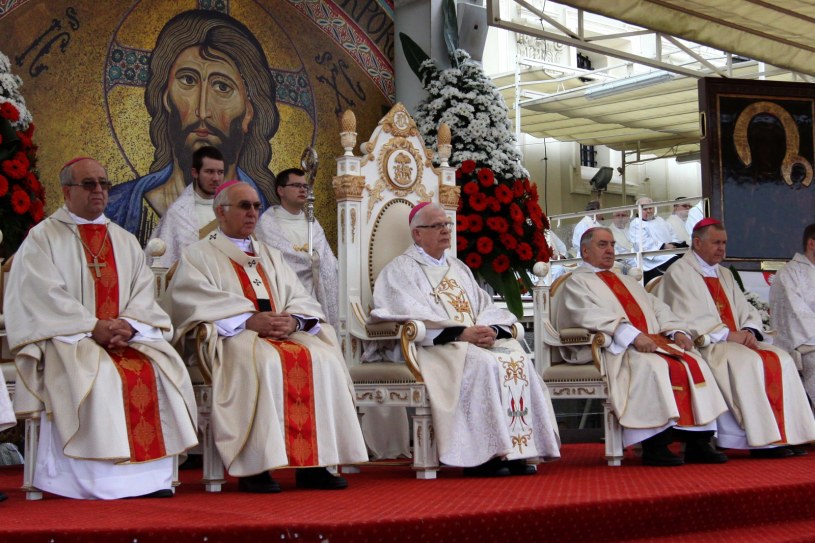 Miasto Którego Biskupi Noszą Tytuł Papieża Biskupi wzywają wiernych do "pełnego otwarcia" na nauczanie papieża