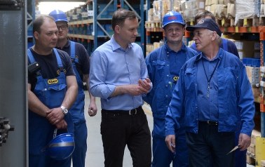 Duda: Gospodarka musi konkurować jakością, a nie niską płacą