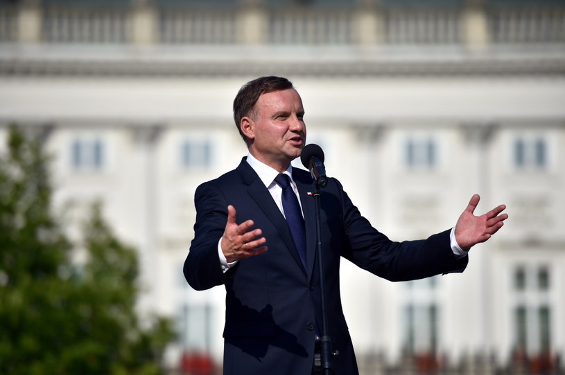 Duda mówił wczoraj, że instytucje kultury w Polsce znikają /Jacek Turczyk /PAP