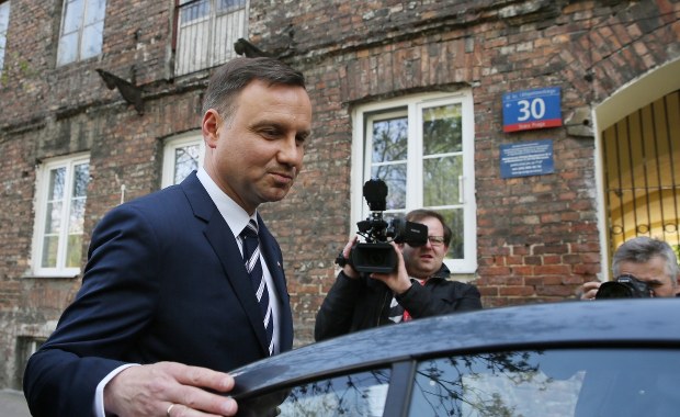 Duda: Trzeba doprowadzić do podwyższenia pensji